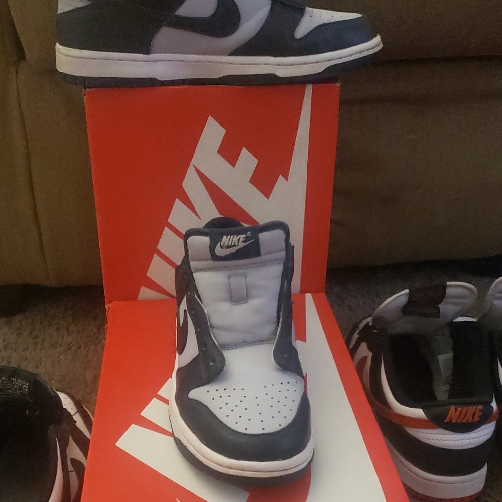 Nike Kids Navy Blue and Gray Sneakers